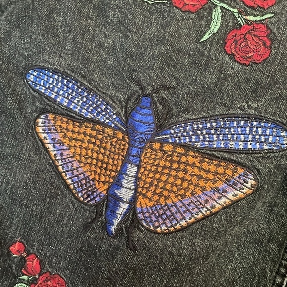 BDG Butterfly & Rose Embroidered Oversize Distressed Grey/Dark Denim Jea… - Picture 3 of 13
